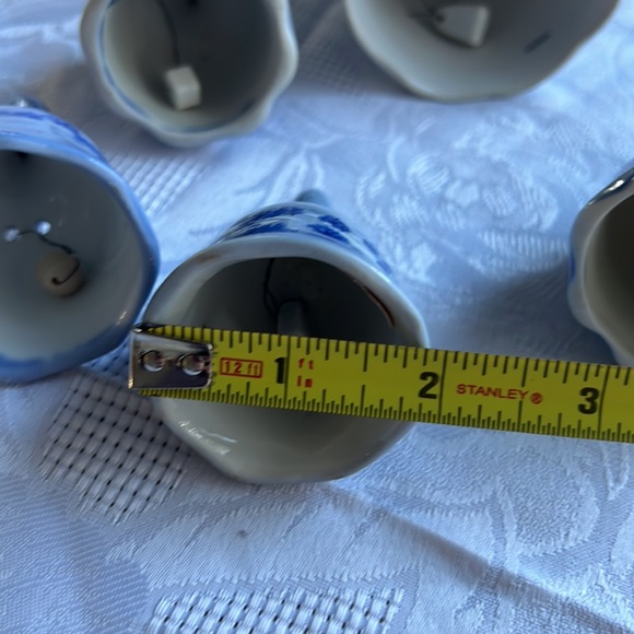 Currier and Ives 5 piece porcelain cobalt blue winter scene bell set - Picture 4 of 6